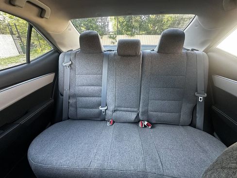 Used 2015 Toyota Corolla LE FWD image 24
