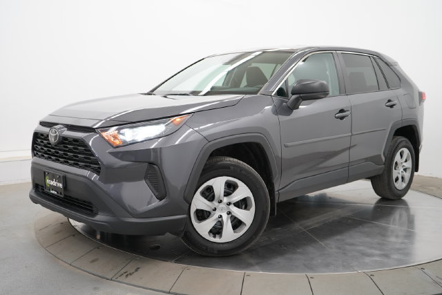 Used 2022 Toyota RAV4 LE AWD/4WD image 1