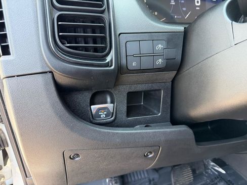 Used 2025 RAM ProMaster 2500 w/ U-Haul Equipment Group FWD image 14
