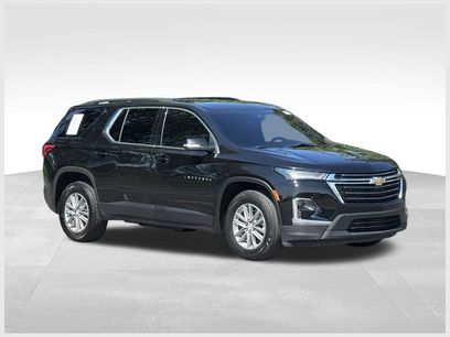 Used 2023 Chevrolet Traverse LT