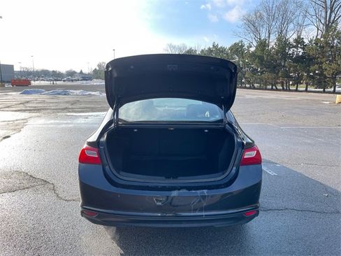 Used 2020 Chevrolet Malibu LS image 24