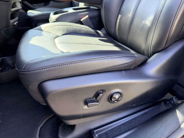 Used 2025 Chrysler Pacifica Select FWD image 15