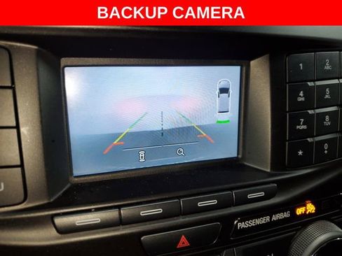 Used 2017 Ford Explorer XLT image 18