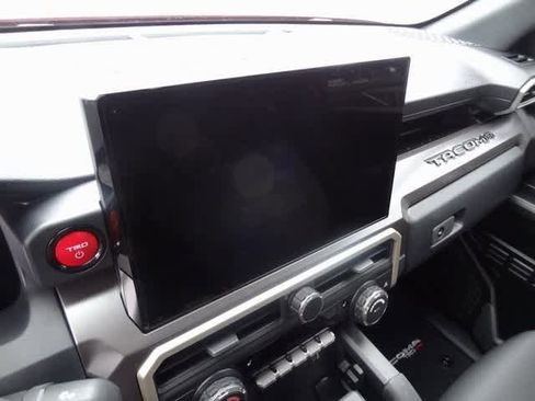 Used 2025 Toyota Tacoma TRD Off-Road image 13