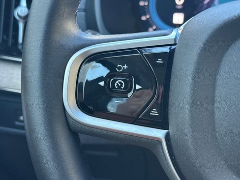 Certified 2025 Volvo XC90 B5 Core w/ Protection Package Premier image 27