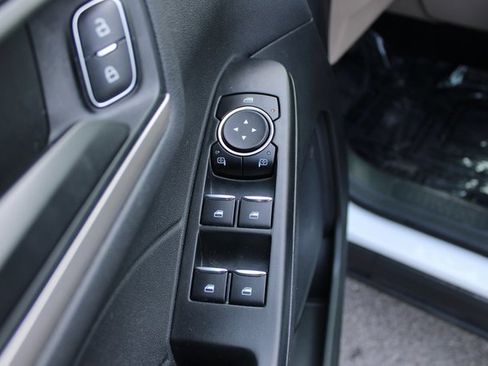 Used 2022 Ford Escape SE w/ Cold Weather Package image 11