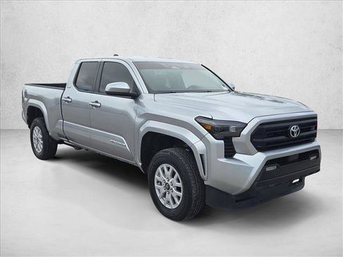 Used 2025 Toyota Tacoma SR5 AWD/4WD image 3