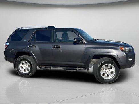 Used 2022 Toyota 4Runner SR5 Premium AWD/4WD image 3