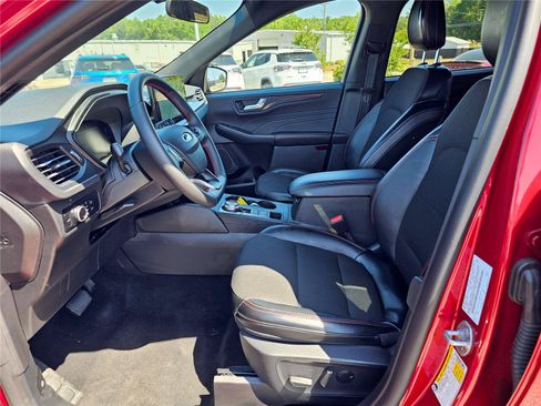 Used 2025 Ford Escape ST-Line w/ Tech Pack #1 FWD image 17