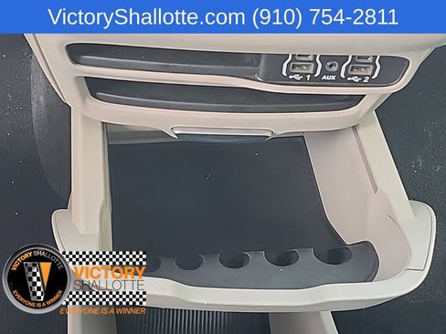 Certified 2023 Chrysler Pacifica Touring-L FWD image 12