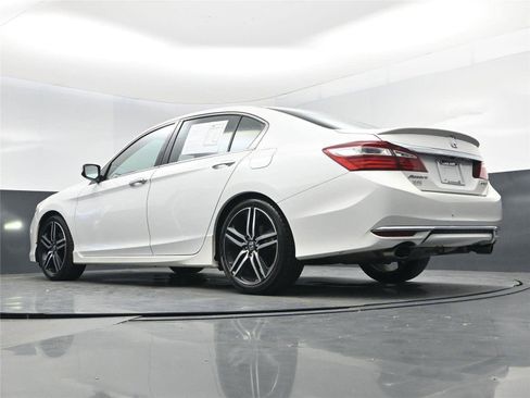 Used 2016 Honda Accord Sport image 22