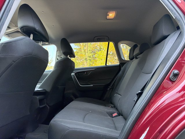 Used 2021 Toyota RAV4 LE AWD/4WD image 22