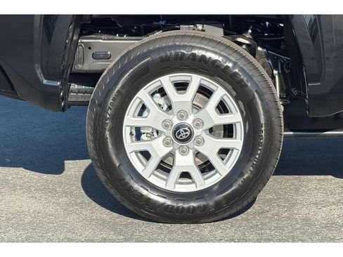Used 2026 Toyota Tacoma SR5 AWD/4WD image 31