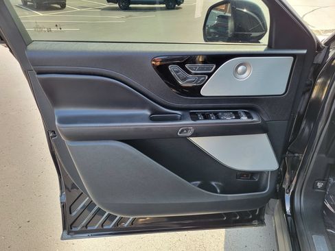 Used 2020 Lincoln Aviator Reserve w/ Equipment Group 202A AWD/4WD image 6