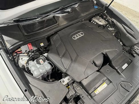 Used 2019 Audi Q8 Premium Plus w/ Premium Plus AWD/4WD image 34
