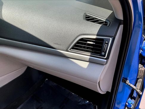 Used 2017 Hyundai Elantra SE image 25