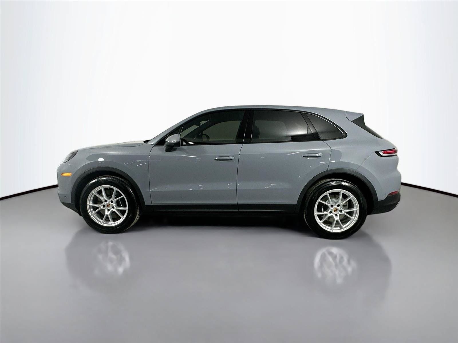 Certified 2026 Porsche Cayenne AWD/4WD image 2