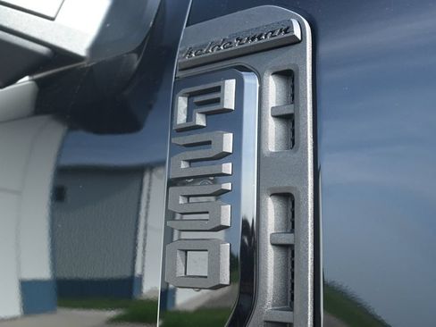 Used 2024 Ford F250 Platinum AWD/4WD image 9