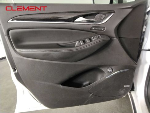 Used 2021 Buick Enclave Avenir w/ Avenir Technology Package FWD image 28