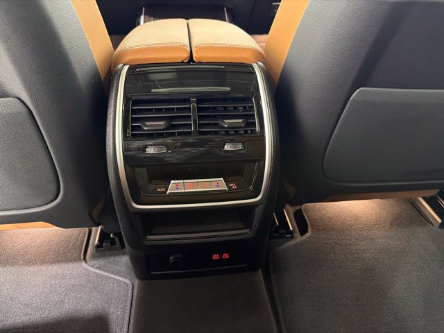 Used 2026 BMW X7 xDrive40i w/ M Sport Package AWD/4WD image 28