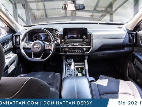 Used 2023 Nissan Pathfinder SV AWD/4WD image 5