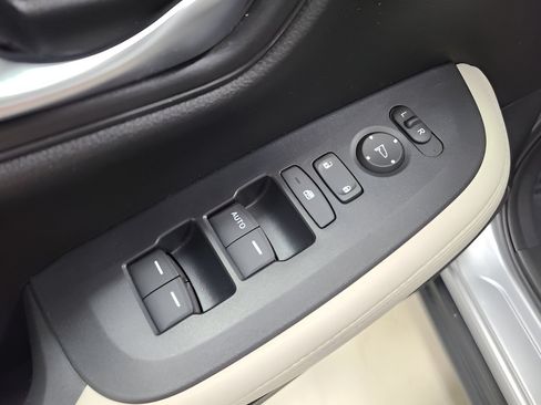 Used 2024 Honda HR-V LX image 19