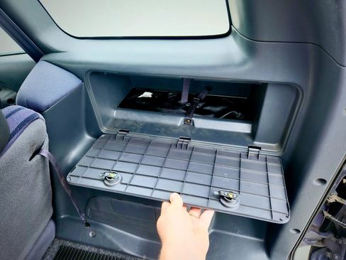 Used 1997 Toyota RAV4 4WD 4-Door image 25