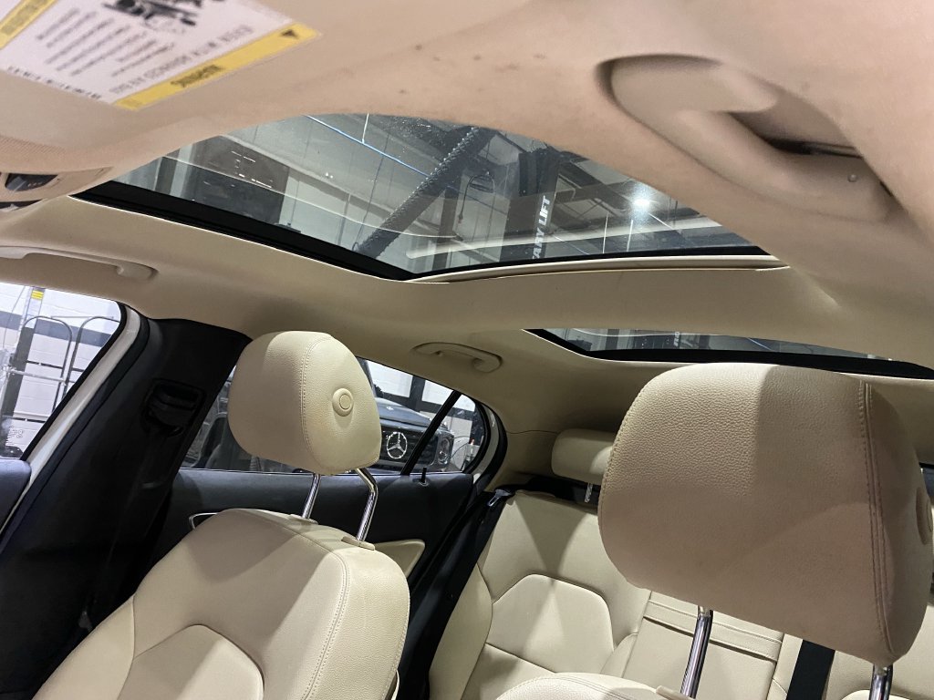 Certified 2018 Mercedes-Benz GLA 250 4MATIC image 15