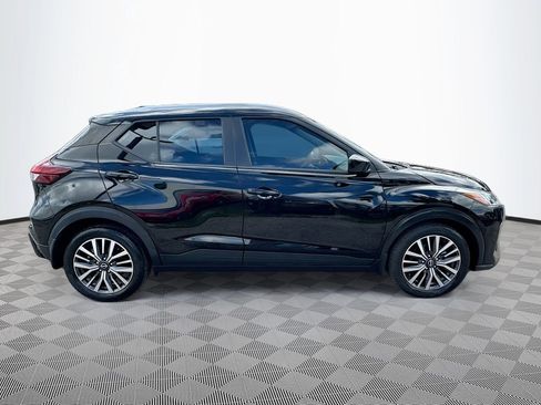 Used 2022 Nissan Kicks SV FWD image 5
