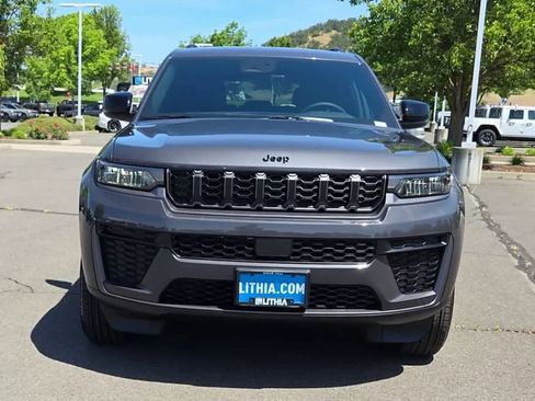 New 2026 Jeep Grand Cherokee L 4WD image 3