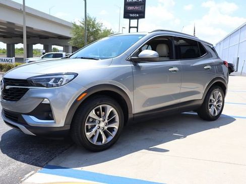 Used 2023 Buick Encore GX Essence w/ Experience Buick Package FWD image 3