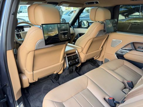 Used 2024 Land Rover Range Rover Long Wheelbase Autobiography image 49
