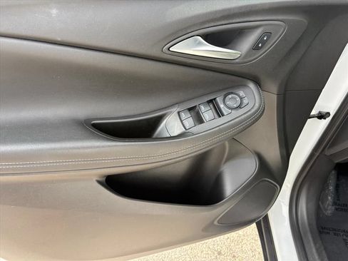 Used 2024 Buick Encore GX Preferred FWD image 21