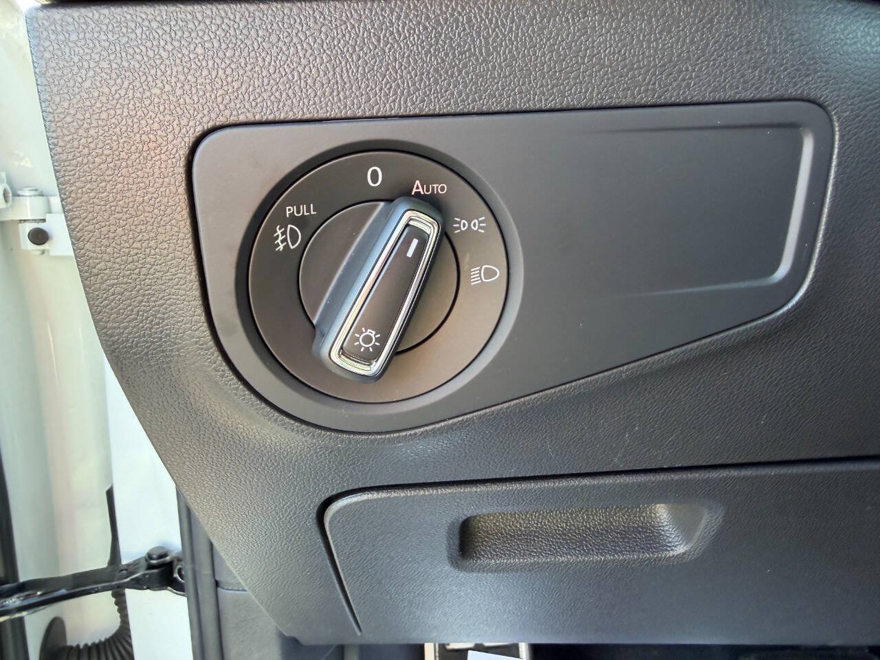 Used 2019 Volkswagen Tiguan SEL Premium R-Line AWD/4WD image 16