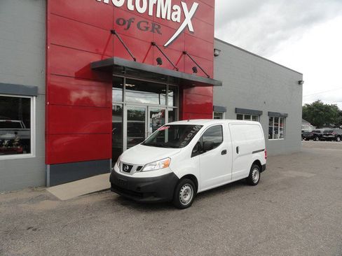 Used 2019 Nissan NV200 S image 1