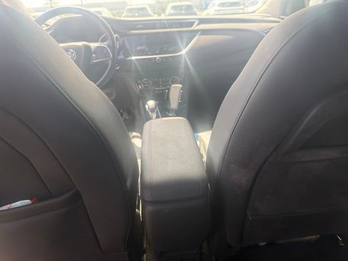 Used 2023 Buick Encore GX Essence w/ Experience Buick Package FWD image 10