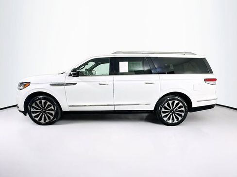 Certified 2023 Lincoln Navigator L Reserve AWD/4WD image 4