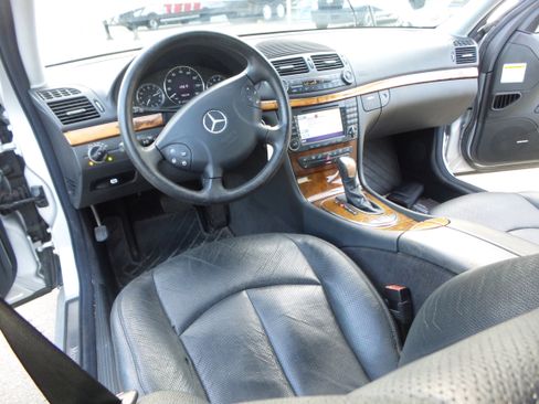 Used 2004 Mercedes-Benz E 500 4MATIC Sedan image 28