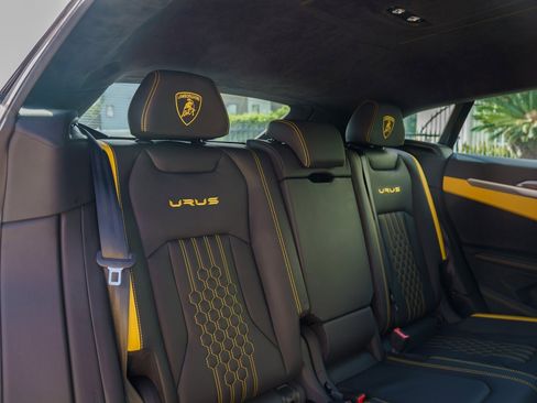 Used 2024 Lamborghini Urus S image 25