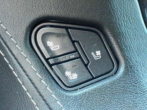 Used 2018 GMC Yukon SLT image 10