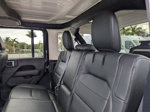 Used 2023 Jeep Wrangler Sahara image 17