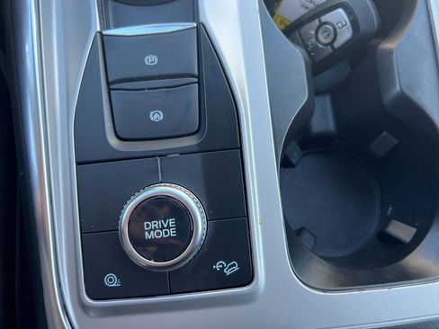 Used 2022 Ford Explorer XLT w/ Equipment Group 202A image 20