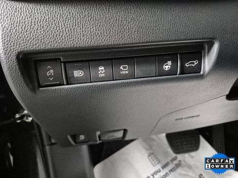 Used 2024 Toyota Venza Limited image 19