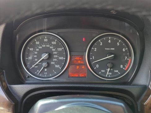 Used 2012 BMW 335i Convertible image 17