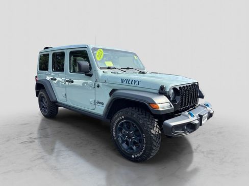 Used 2023 Jeep Wrangler Unlimited w/ Sun & Screen Package AWD/4WD image 7