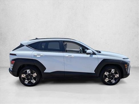 Used 2025 Hyundai Kona SEL FWD image 4