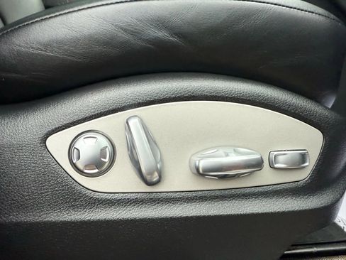 Used 2018 Porsche Macan S image 30