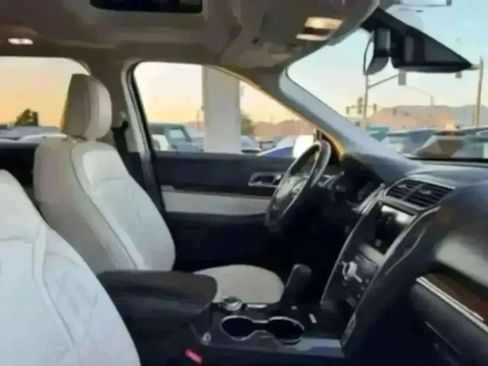 Used 2019 Ford Explorer Platinum AWD/4WD image 10
