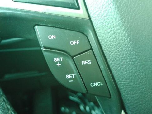 Used 2024 Ford Edge SEL image 35