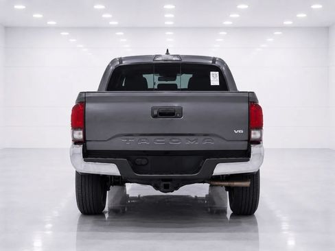 Used 2020 Toyota Tacoma SR5 RWD image 4